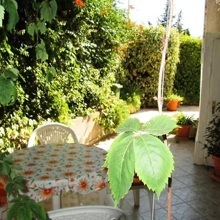 Bogdanić * Stari Grad (Hvar)