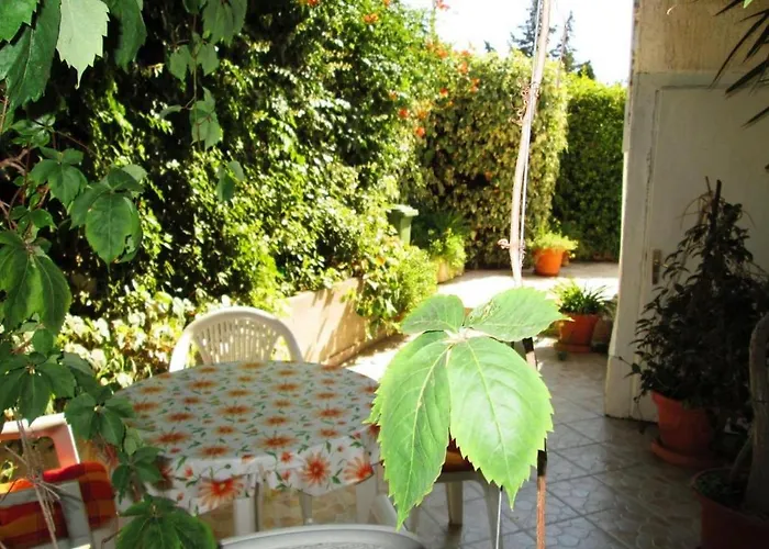 Bogdanic * Stari Grad (Hvar)