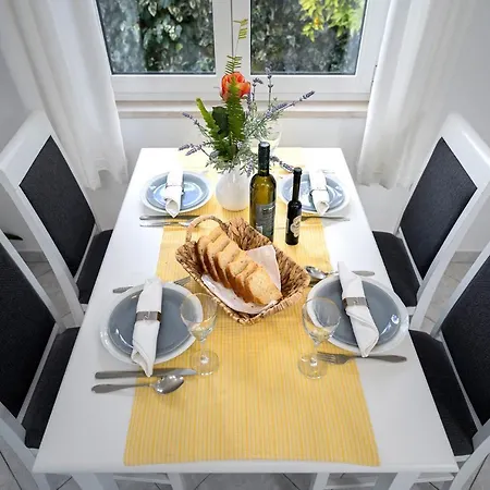 Bogdanic * Stari Grad (Hvar)