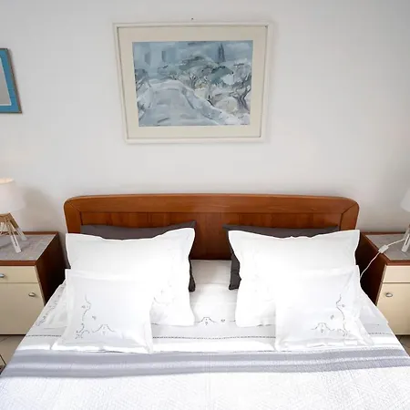 Daire Bogdanic Stari Grad (Hvar)